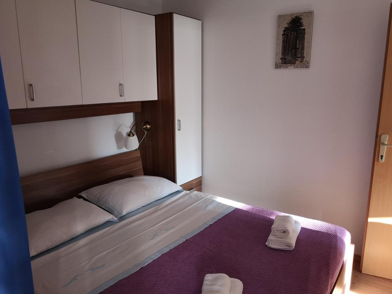 Holiday Home Cvitka Вис Экстерьер фото