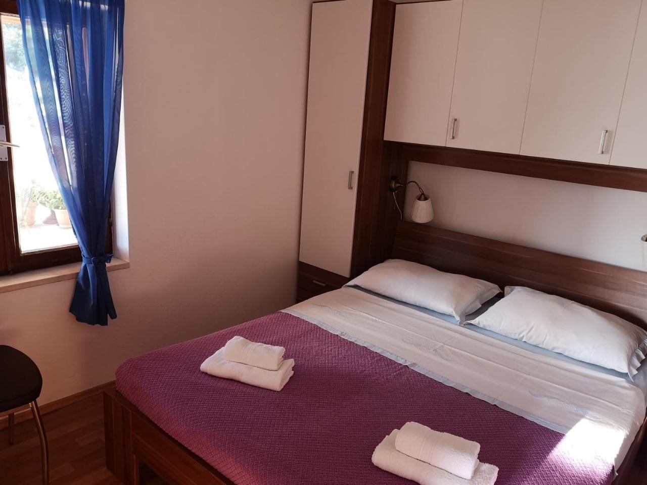 Holiday Home Cvitka Вис Экстерьер фото
